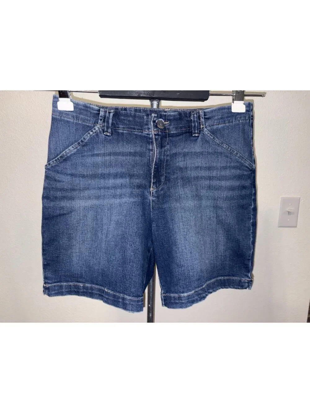 Lee Regular Fit Denim Jean Shorts Women Size 12 Medium 32X7 Stretch